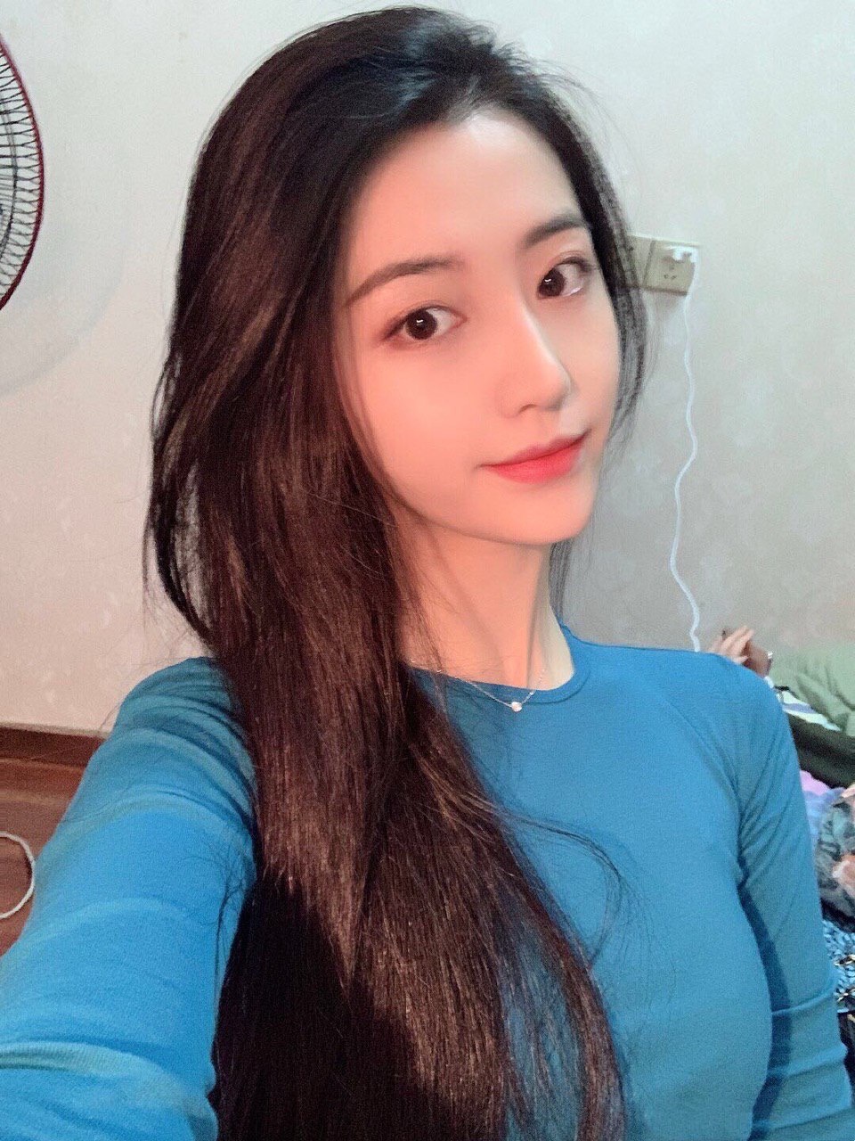 天河紫婷：胸挺臀翘下面紧，颜值系靓女